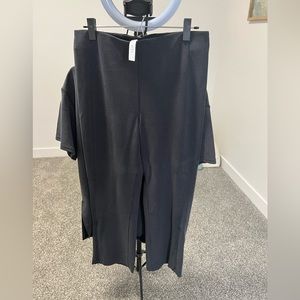 Lululemon ribbed softstreme zip-leg cropped pants